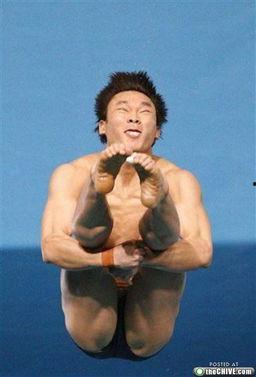 带你吃瓜搞笑跳水视频下载,笑料横生！带你一跳到底的搞笑跳水视频大揭秘