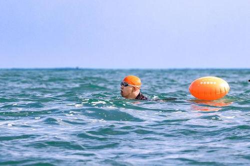 大海游泳吃瓜视频大全,大海游泳吃瓜视频大全精选