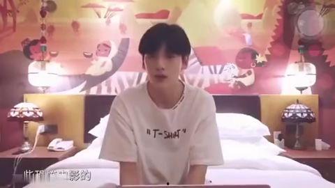 吃瓜的小伙子视频,一场视觉盛宴